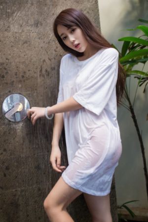 曰曰摸天天摸人人看_在线观看完整视频大全